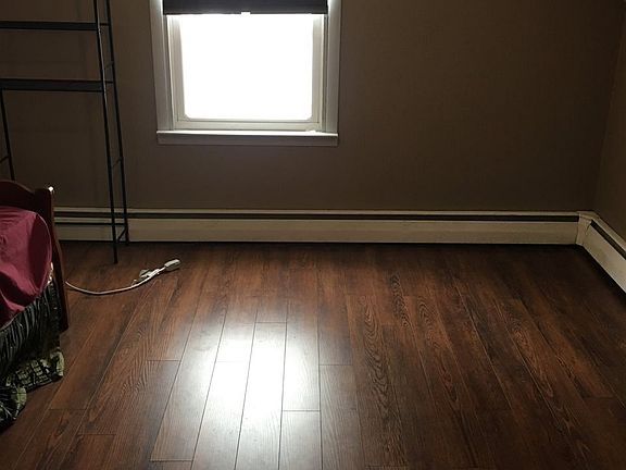 4th image of 18 Harris Ave