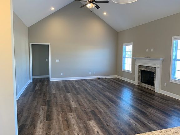 3rd image of 4166 Beechwood Ln