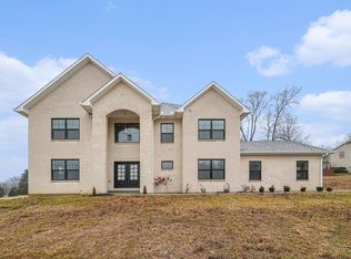 1324 Northwoods Dr, Hillsboro, OH