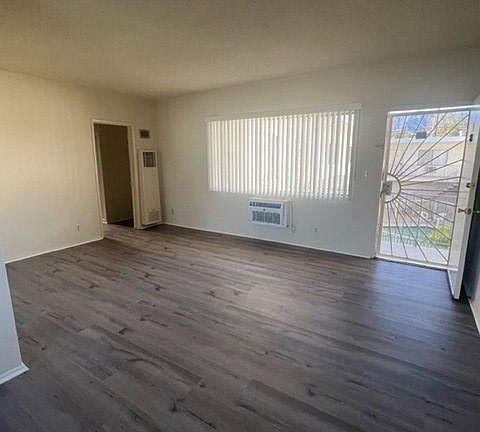 5th image of 657 Milford St #19