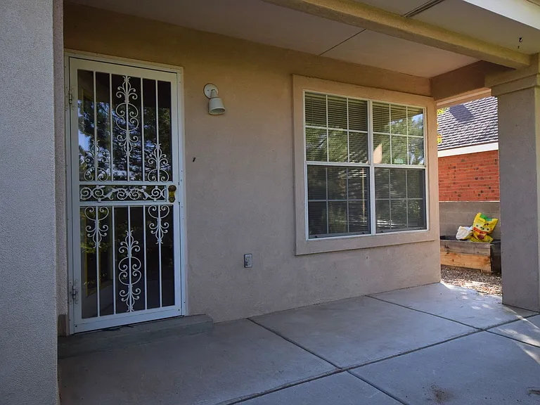 8615 Brighton Dr NE — Photo 25