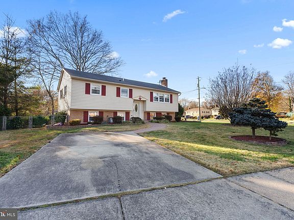 4th image of 7914 Donelson St
