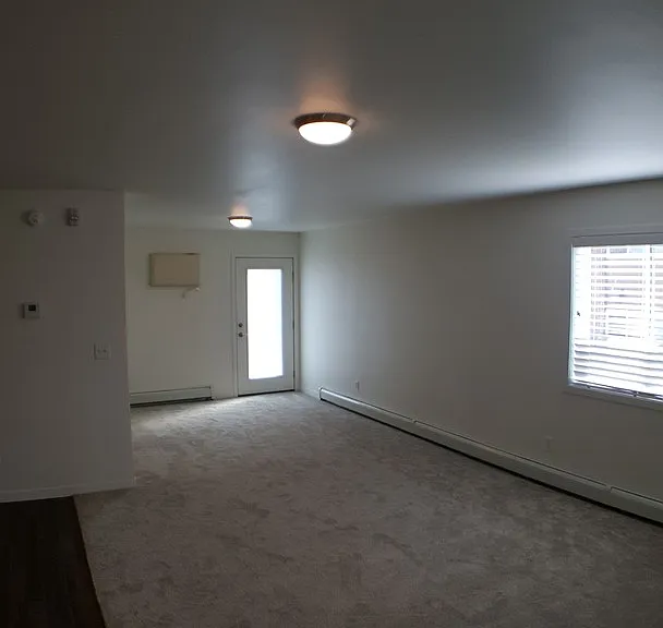 811 10th Ave N — Photo 5