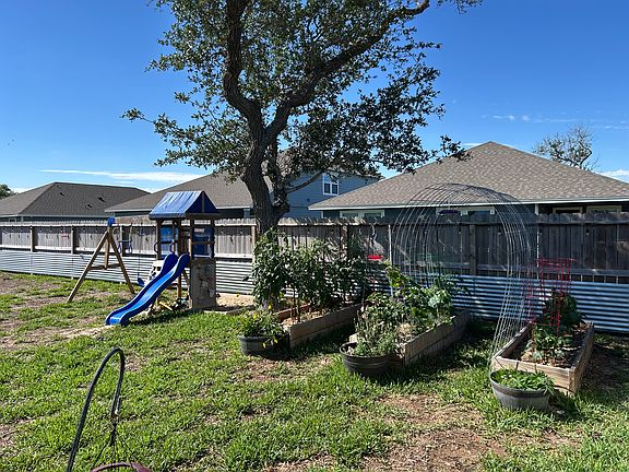 5th image of 105 Aruba Dr