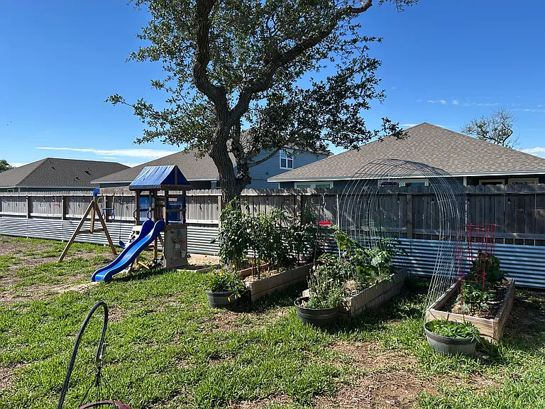 105 Aruba Dr — Photo 5