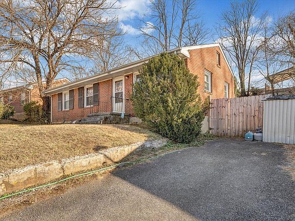 2nd image of 4928 Rowe Ridge Rd NW