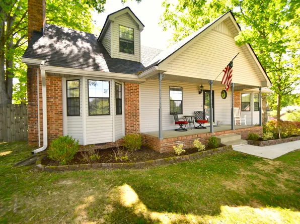 520 Tyler Ct, Cottontown, TN 37048