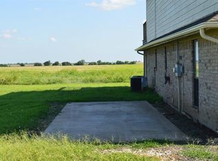 204 College, Windom, TX 75492