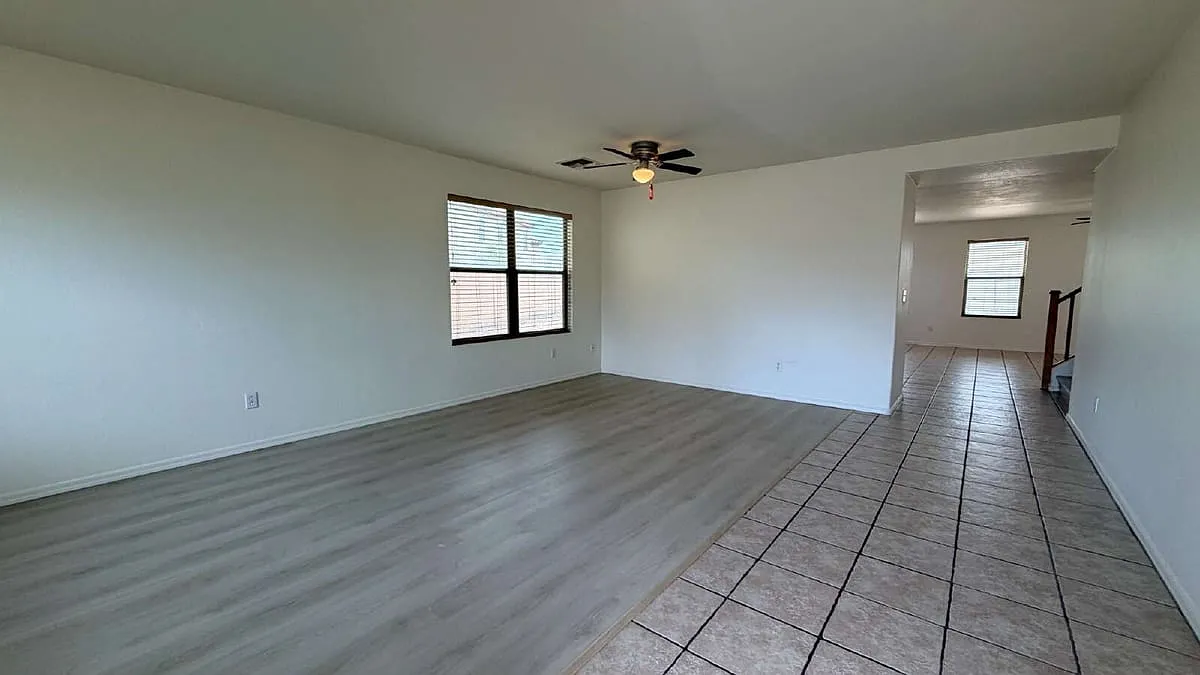 571 East Reflection Place — Photo 2