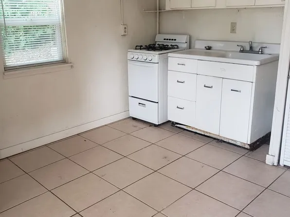 Garden level 2 br near School of Mines | Mountain views | walking distance to downtown Golden, 1114 13th St, Golden, CO 80401