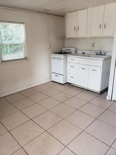 Garden level 2 br near School of Mines | Mountain views | walking distance to downtown Golden Photo 1