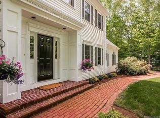 17 Crestview Dr, Madison, CT 06443