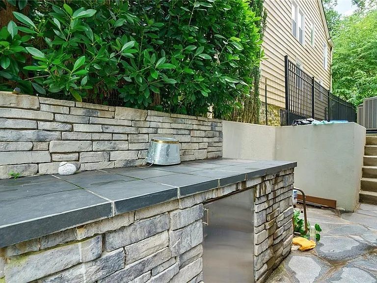 114 Lindbergh Dr NE — Photo 47