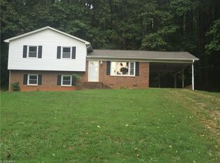 237 Cherry Hill Ln, Pilot Mountain, NC 27041