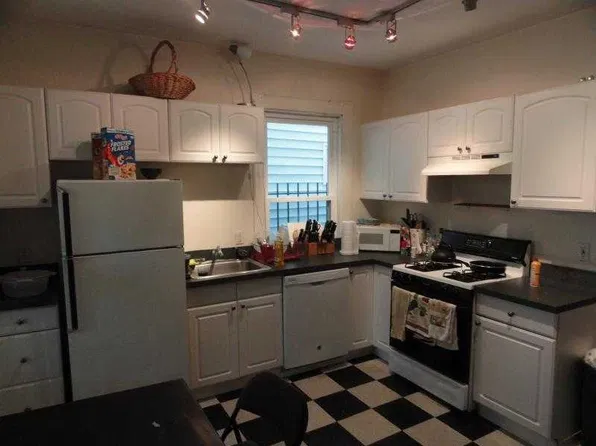 (undisclosed Address), Somerville, MA 02143
