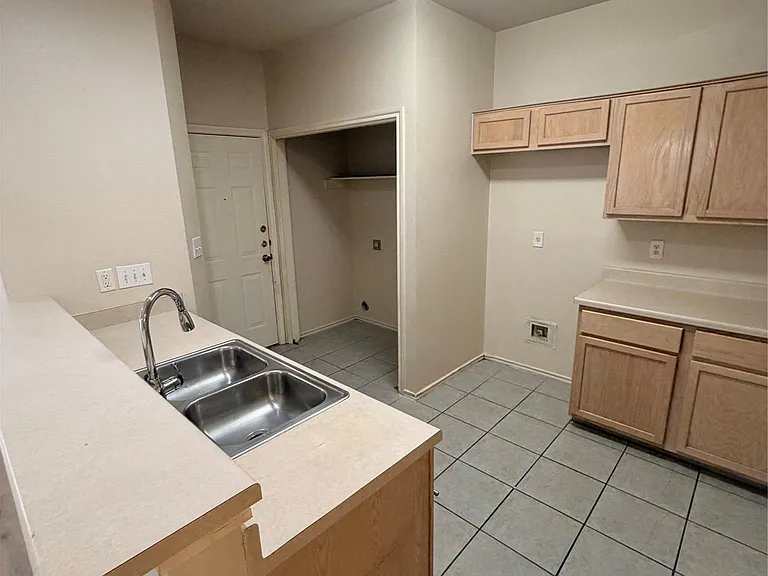 508 Tablerock Cir #B — Photo 5