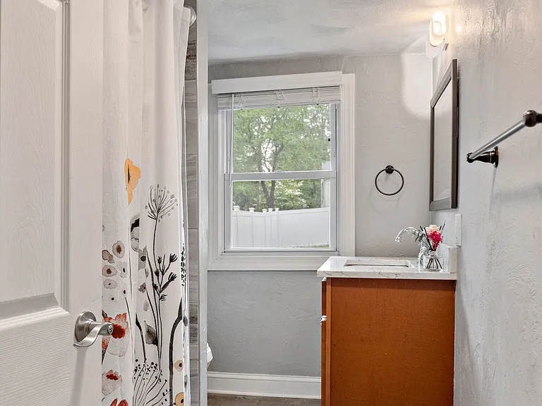 36 Brackett Rd — Photo 17