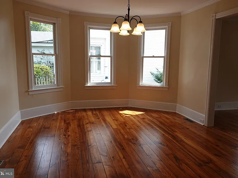 36 Hart Ave — Photo 13