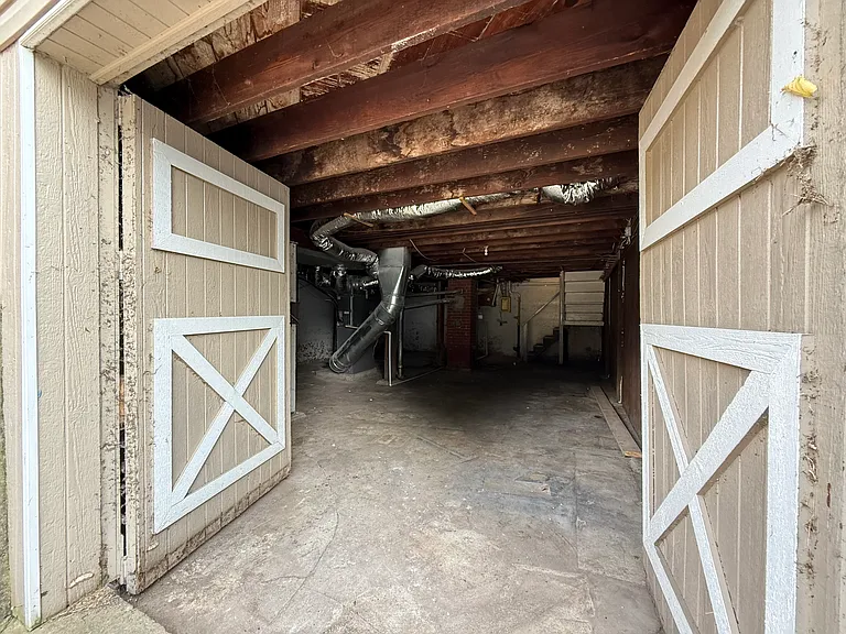 1158 E Loren St — Photo 12