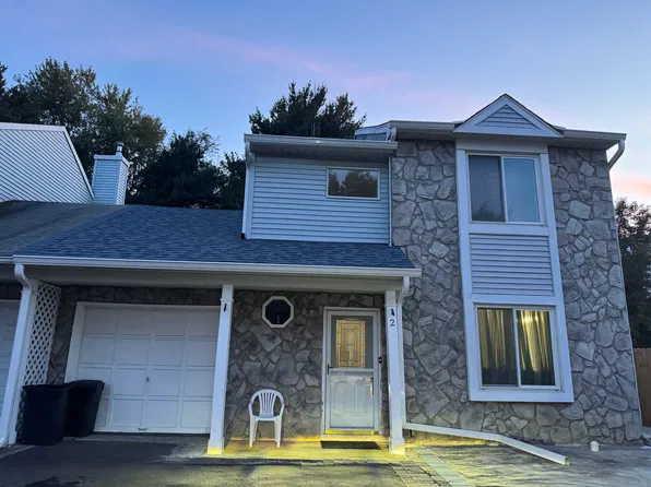 2 Jeffrey Cir, Dayton, NJ 08810
