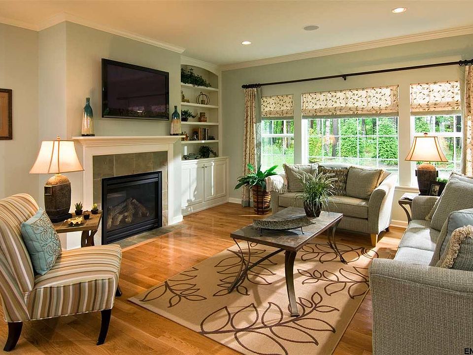1st image of 16 Tamarac Dr