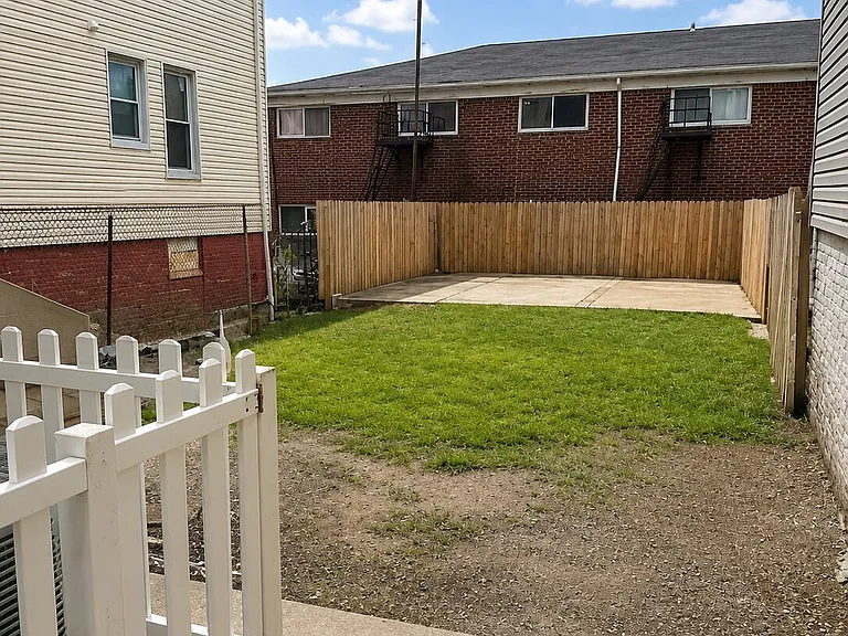 647 Grove St #2 — Photo 8