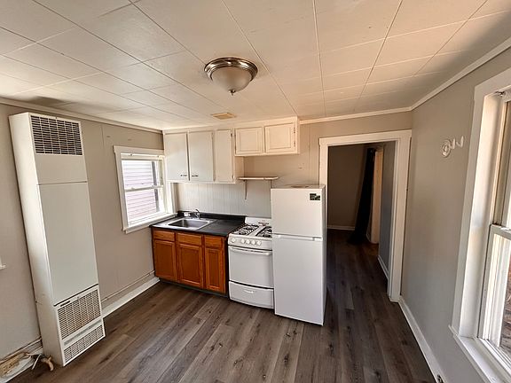 5th image of 148 W Park Ave #4