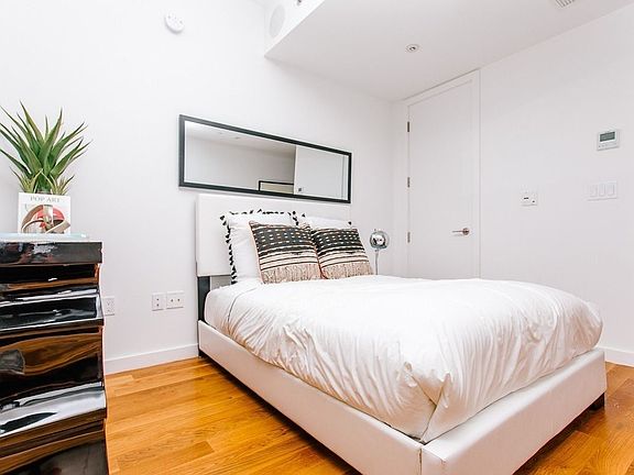 5th image of 123 Melrose St #6CC