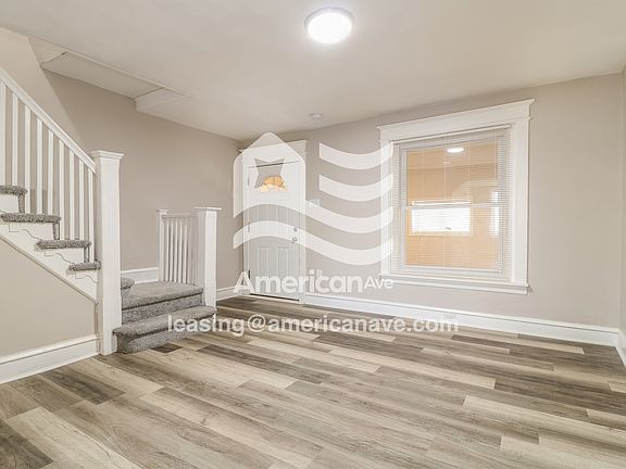 1281423_005_wm_-_living_room_13419162.jpg