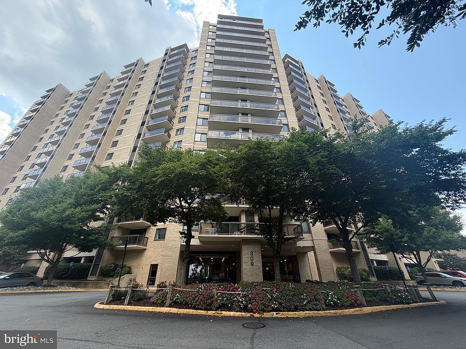 1st image of 309 Yoakum Pkwy APT 1416