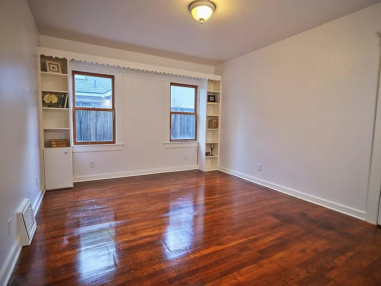 935 E Clinton Ave — Photo 22