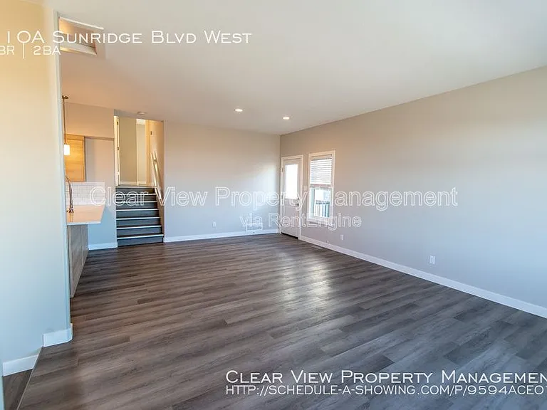 118 Sunridge Blvd W #UPPER LEVEL — Photo 6