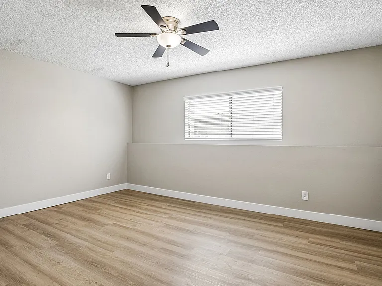 Brighton Place Apartments — Photo 36