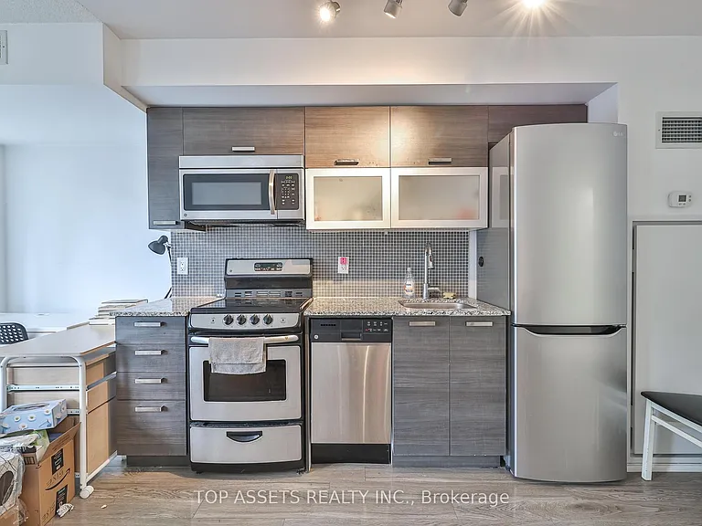 36 Lisgar St #518E — Photo 11