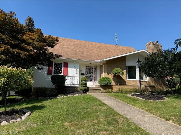 8595 Band Dr, Garfield Heights, OH 44125