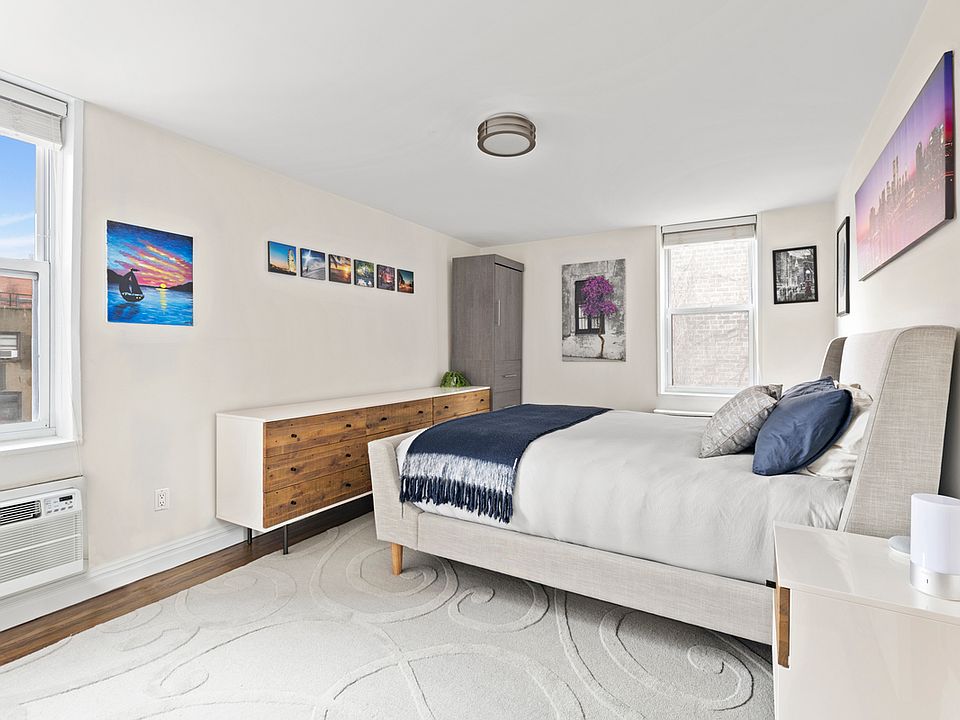 1st image of 100 Bank St APT 4J