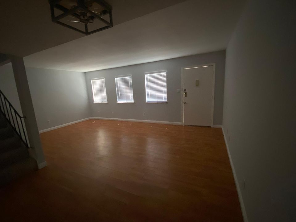 1st image of 2-1900 Benita Dr #2