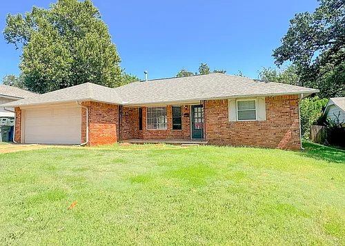 345 Travis Cir Photo 1