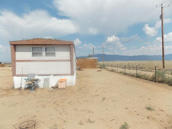 2nd image of 442 Meadowlake Rd