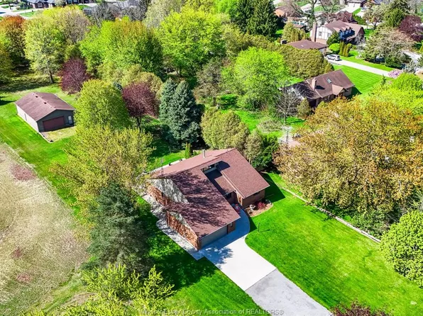621 County Road 20, Kingsville, ON N9Y 2E6