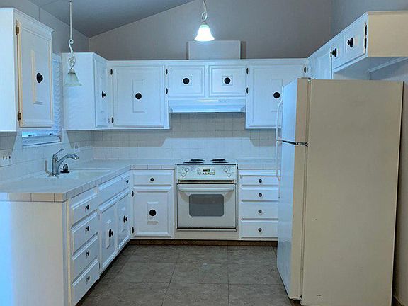 3rd image of 1493 W Fairmont Ave APT D