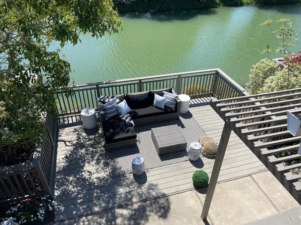 25 Admiralty Pl, Redwood City, CA 94065