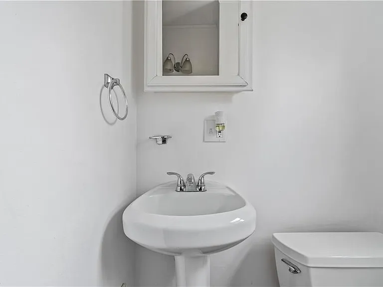 1339 Vane Ave — Photo 11