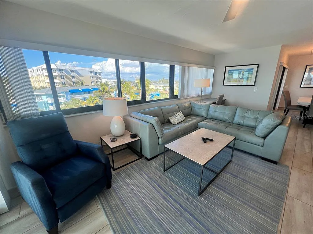 2 bed, 2.0 bath, 1370 sqft, $12,630 — Photo 3