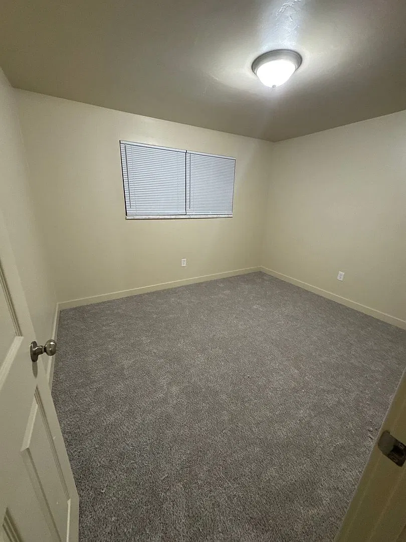 Elwood- 568 East 250 North-2 — Photo 2