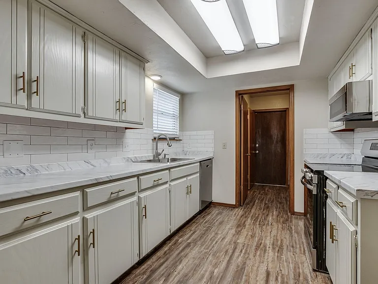 1705 N Gleason Ave — Photo 18