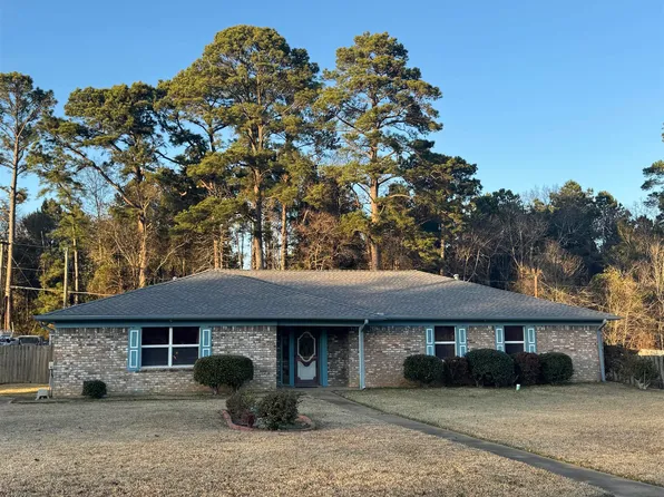 13 Circle Rd, Longview, TX 75602