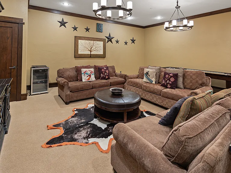8895 Empire Club Dr — Photo 15