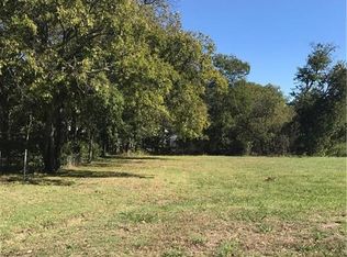 N Weaver St, Gainesville, TX 76240