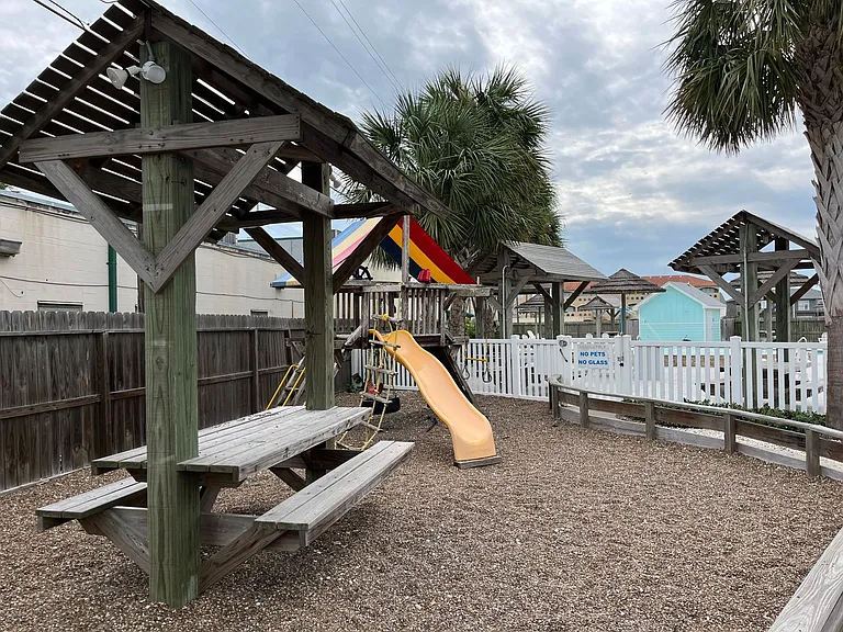 15128 Dory Dr — Photo 25